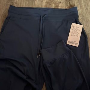 Ready to Rulu Jogger Crop